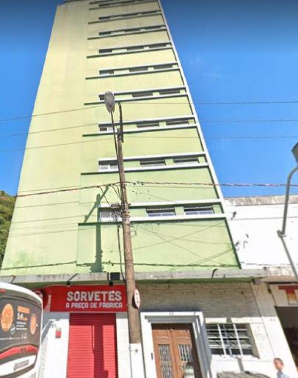 Loja c/ área útil de 40,49m² situada na Avenida São Francisco em Santos/SP