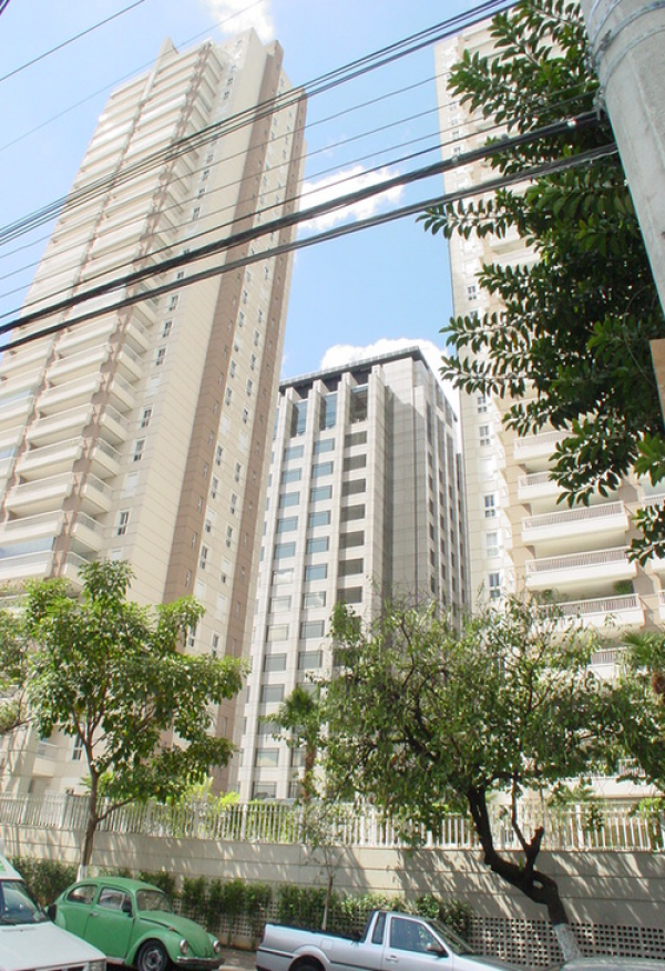 Apart. c/ área privativa coberta edificada de 181,270m² localizado no bairro Indianópolis - São Paulo/SP