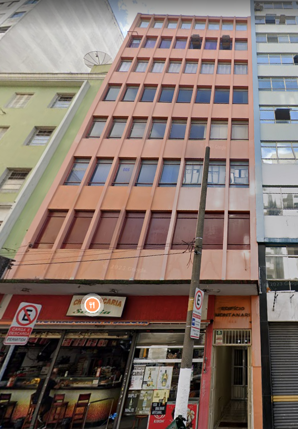 Conj. comercial c/ área privativa de 93,04m² situado na Av. Casper Líbero