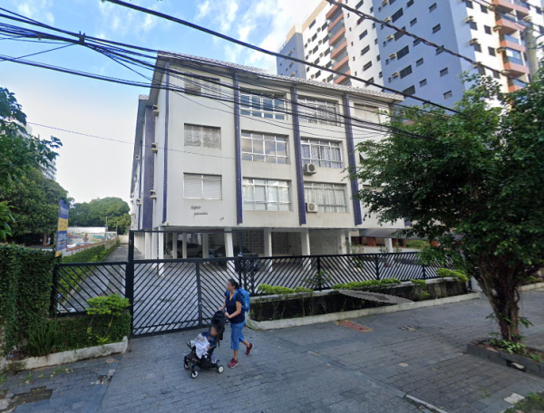 Apto. c/ 3 dorms. e área útil de 124,91m² situado à Avenida Epitácio Pessoa