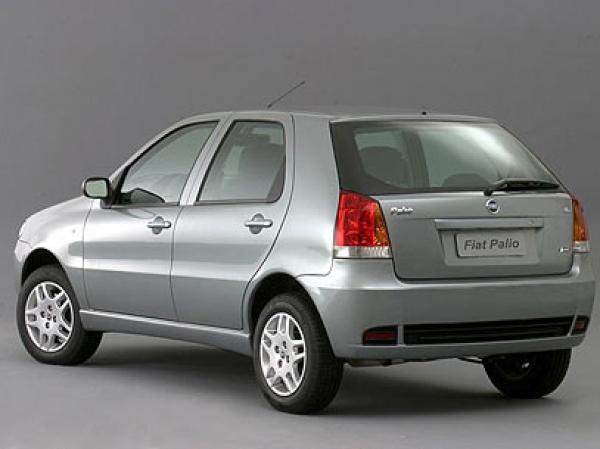 O veículo Fiat/Palio ELX Flex