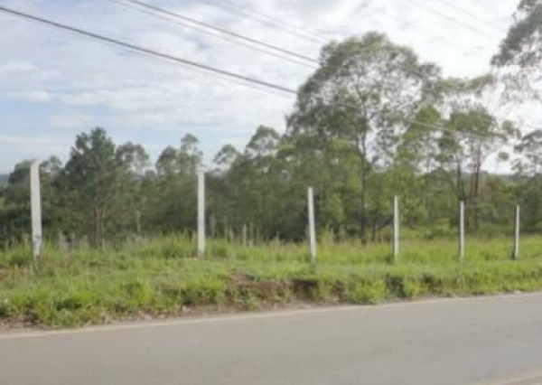 Uma gleba de terras c/ área de 61.031,51m² situada na Estrada das Jabuticabeiras - Caucaia do Alto